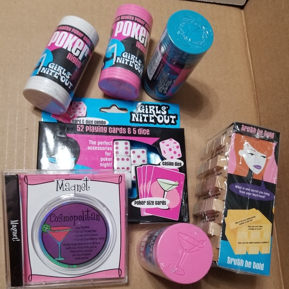 Set of 'Girls Nite Out' fun party games with a Cosmopolitan recipe magnet - Picture 1 of 6